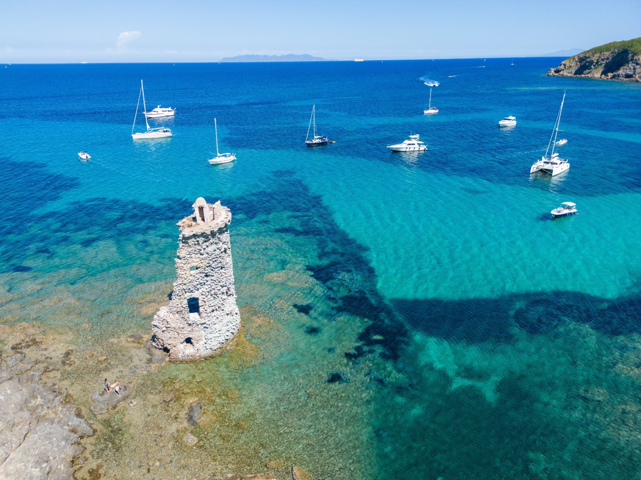 Jachting Korsika: Objevte nejkrásnější zátoky a divokou přírodu