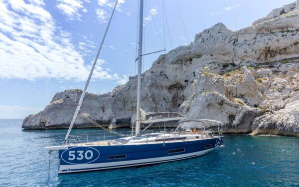 Dufour 530 Smart Electric 6 + 1 cab. THE THIRD MAN 