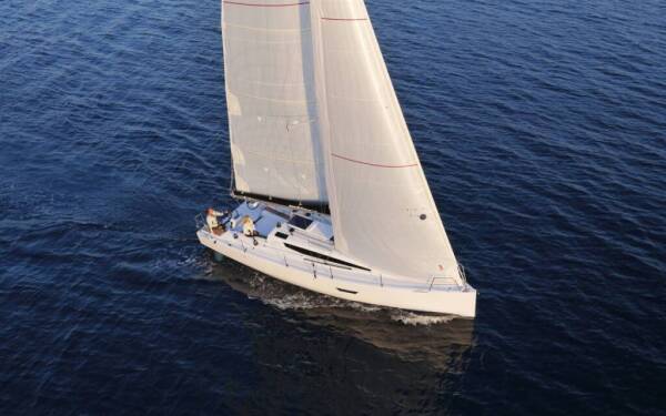 Elan E4 Sky