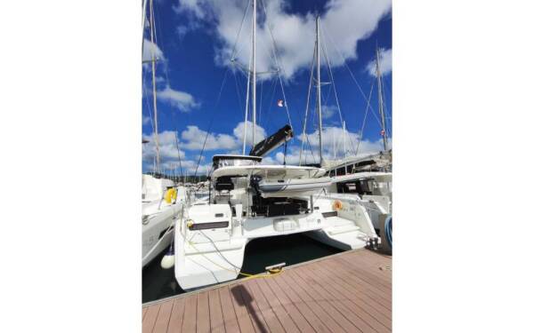Lagoon 42 VIOLET