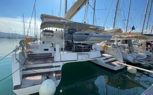 Lagoon 42 Art of Liberty